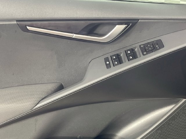 Used 2025 Kia Niro LX FWD image 18