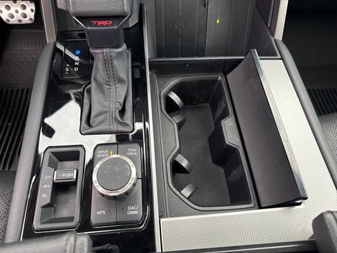 Used 2023 Toyota Sequoia Limited image 24