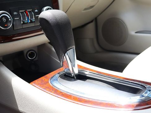 Used 2011 Chevrolet Impala LT FWD image 48