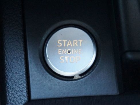 Used 2017 Audi A4 2.0T Premium w/ Convenience Package image 27