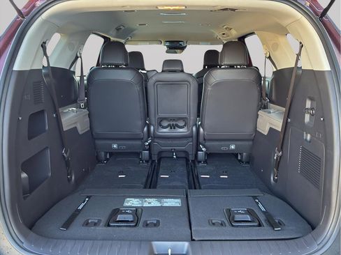 New 2026 Kia Carnival LXS image 9
