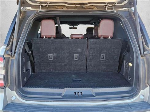 Used 2023 Ford Expedition Limited image 6