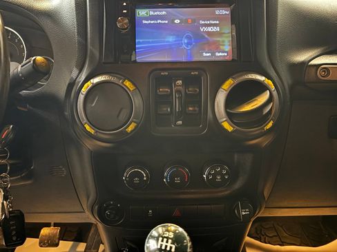 Used 2014 Jeep Wrangler Unlimited Sport w/ Quick Order Package 23S AWD/4WD image 19