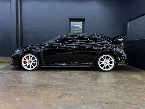 Used 2017 Honda Civic Type R image 5
