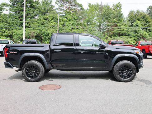 Used 2024 Chevrolet Colorado Trail Boss w/ Advanced Trailering Package AWD/4WD image 4