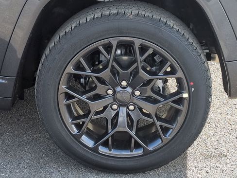 New 2025 Jeep Grand Cherokee Summit w/ Obsidian Package image 13