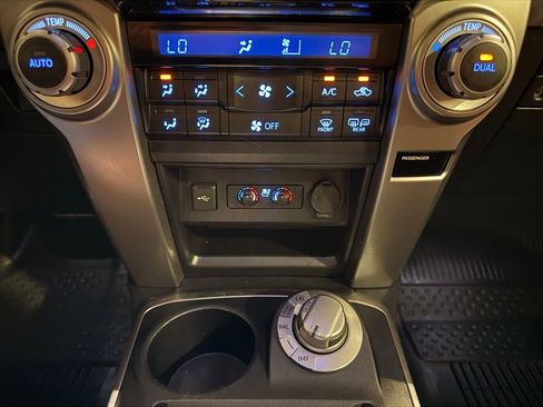 Used 2020 Toyota 4Runner Limited AWD/4WD image 25