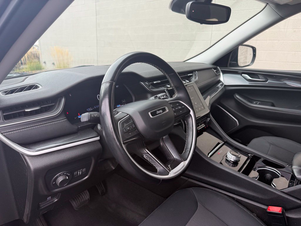 Used 2021 Jeep Grand Cherokee L Laredo w/ Luxury Tech Group I AWD/4WD image 21