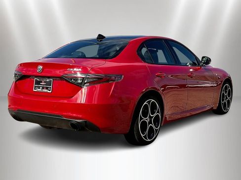Used 2024 Alfa Romeo Giulia Ti AWD/4WD image 6