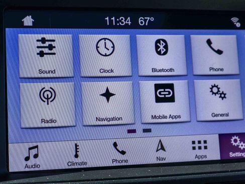 Used 2019 Ford Explorer XLT image 4