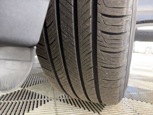 Used 2025 Ford Explorer Active image 13