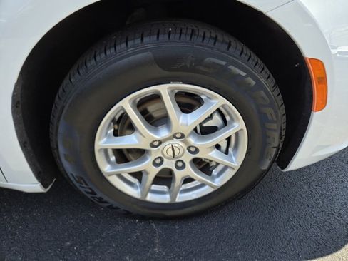 Used 2023 Chrysler Pacifica Touring-L FWD image 48