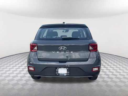 Used 2025 Hyundai Venue SE FWD image 6