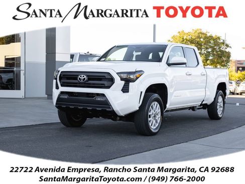 Used 2025 Toyota Tacoma SR5 image 1