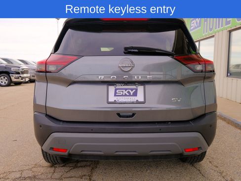 Used 2023 Nissan Rogue SV image 7