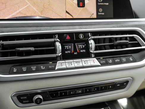 Used 2022 BMW X5 M50i w/ Executive Package image 28