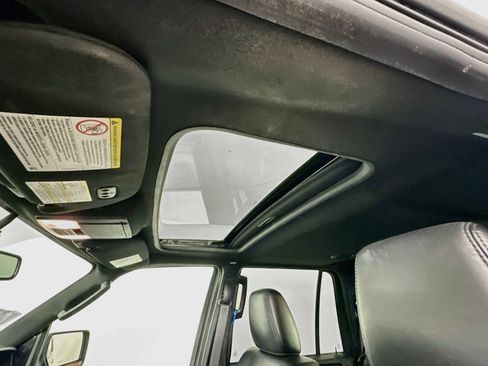 Used 2015 Lincoln Navigator 4WD image 23