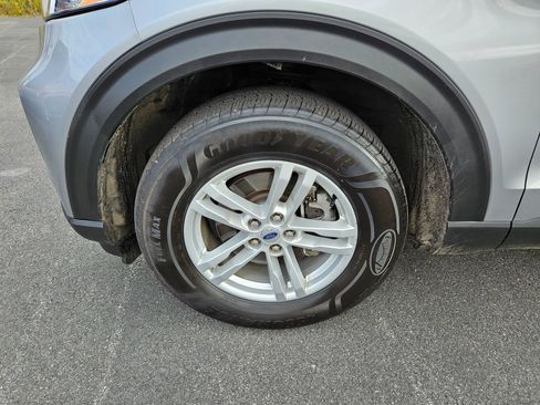 Certified 2022 Ford Explorer 4WD image 25