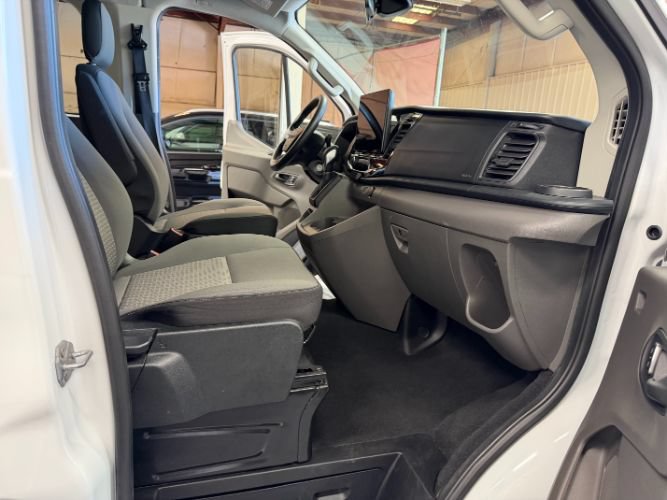 Used 2025 Ford Transit 350 XLT RWD image 29