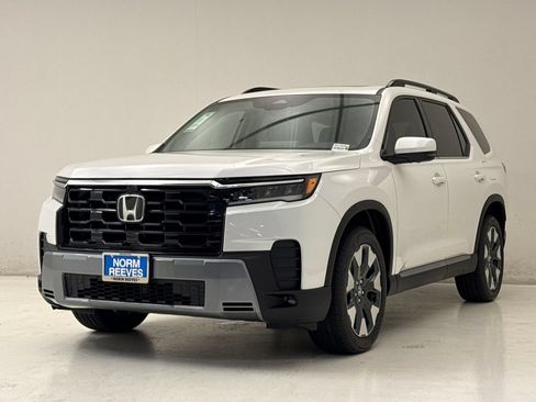 New 2026 Honda Pilot Touring image 2