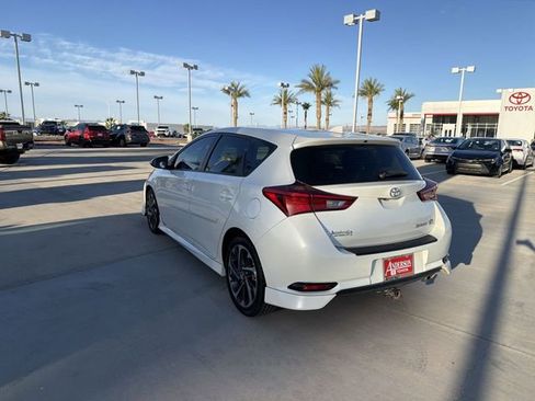 Used 2018 Toyota Corolla iM w/ Carpet Mat Package (TMS) FWD image 7