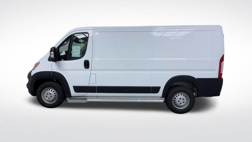 Used 2025 RAM ProMaster 2500 w/ U-Haul Equipment Group FWD image 8