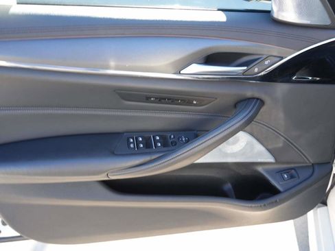 Used 2023 BMW M5 image 17