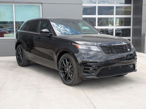 New 2026 Land Rover Range Rover Velar Dynamic SE image 3