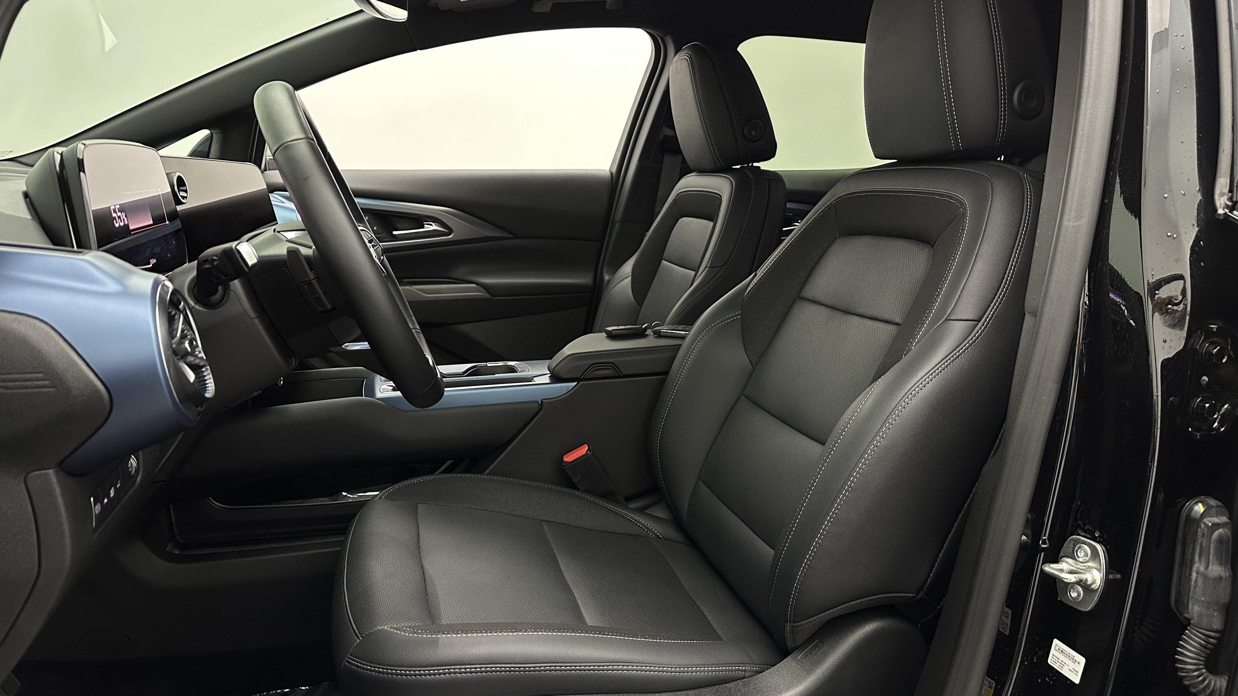 Used 2024 Chevrolet Equinox EV LT FWD image 16