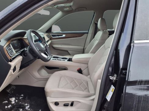 Used 2024 Volkswagen Atlas SE image 52