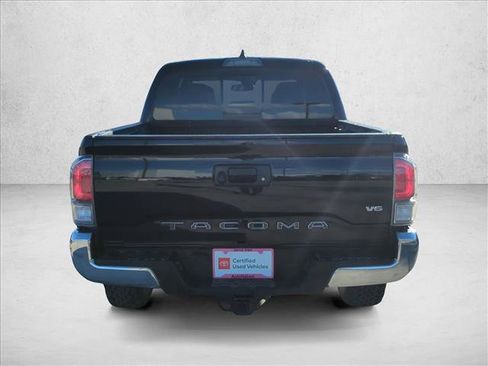 Used 2021 Toyota Tacoma TRD Off-Road image 7
