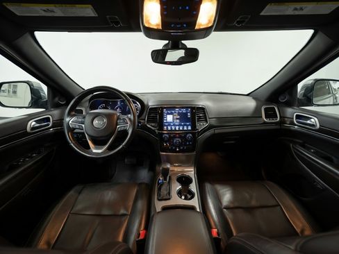 Used 2020 Jeep Grand Cherokee Limited w/ Luxury Group II RWD image 17