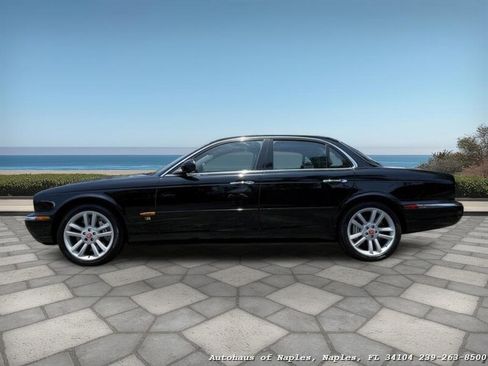 Used 2004 Jaguar XJ8 image 5