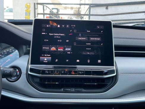 Used 2025 Jeep Compass Limited image 17