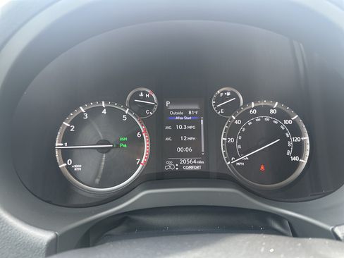 Used 2023 Lexus GX 460 Luxury w/ Sport Design Package AWD/4WD image 21