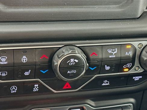 Used 2021 Jeep Wrangler Unlimited Sport image 27