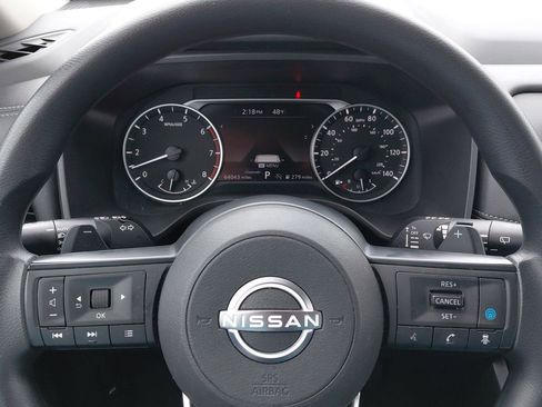 Used 2024 Nissan Rogue SV FWD image 32