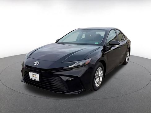 Used 2025 Toyota Camry LE image 7