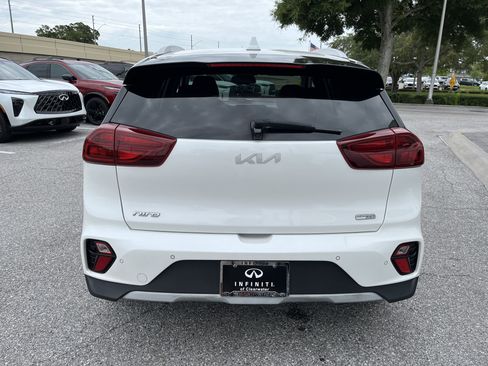 Used 2022 Kia Niro EX Premium FWD image 8