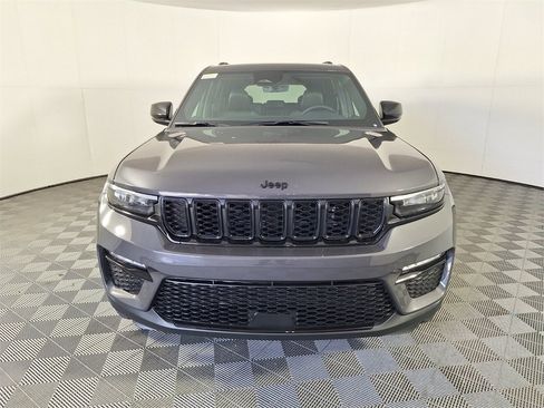 New 2025 Jeep Grand Cherokee Limited w/ Black Appearance Package image 2