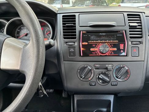 Used 2011 Nissan Versa Sedan image 18