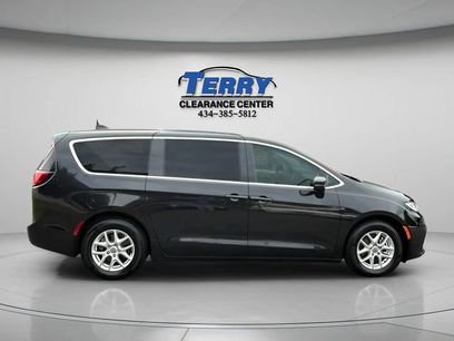 Used 2023 Chrysler Pacifica Touring-L