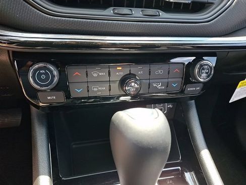 New 2026 Jeep Compass Latitude AWD/4WD image 14