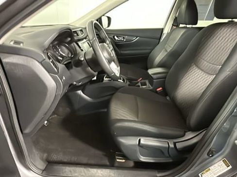Used 2020 Nissan Rogue S FWD image 11