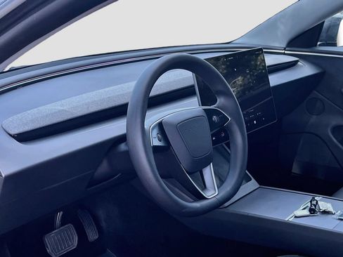 Used 2025 Tesla Model 3 Long Range AWD/4WD image 9