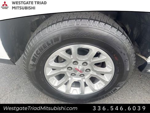 Used 2018 GMC Yukon XL SLT w/ Open Road Package image 5