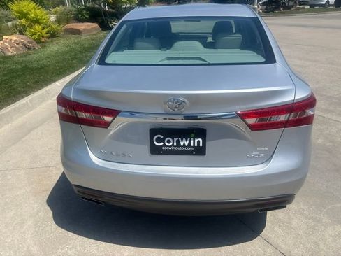 Used 2013 Toyota Avalon XLE FWD image 5