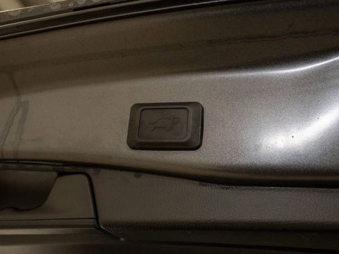 Used 2022 Toyota RAV4 XLE image 7