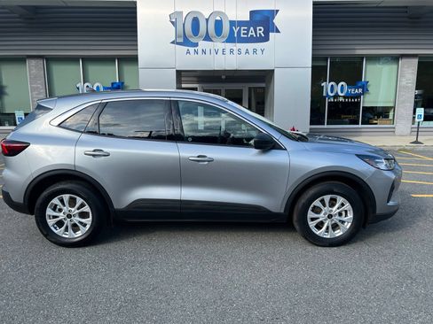 Used 2023 Ford Escape Active w/ Tech Pack #1 AWD/4WD image 7