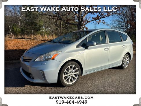 Used 2014 Toyota Prius V Four image 1